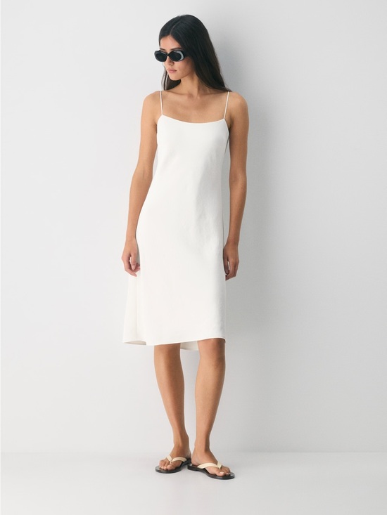 Aritzia Dresses & Skirts - Aritzia Fresca Dress - Crepette Size M NWT
